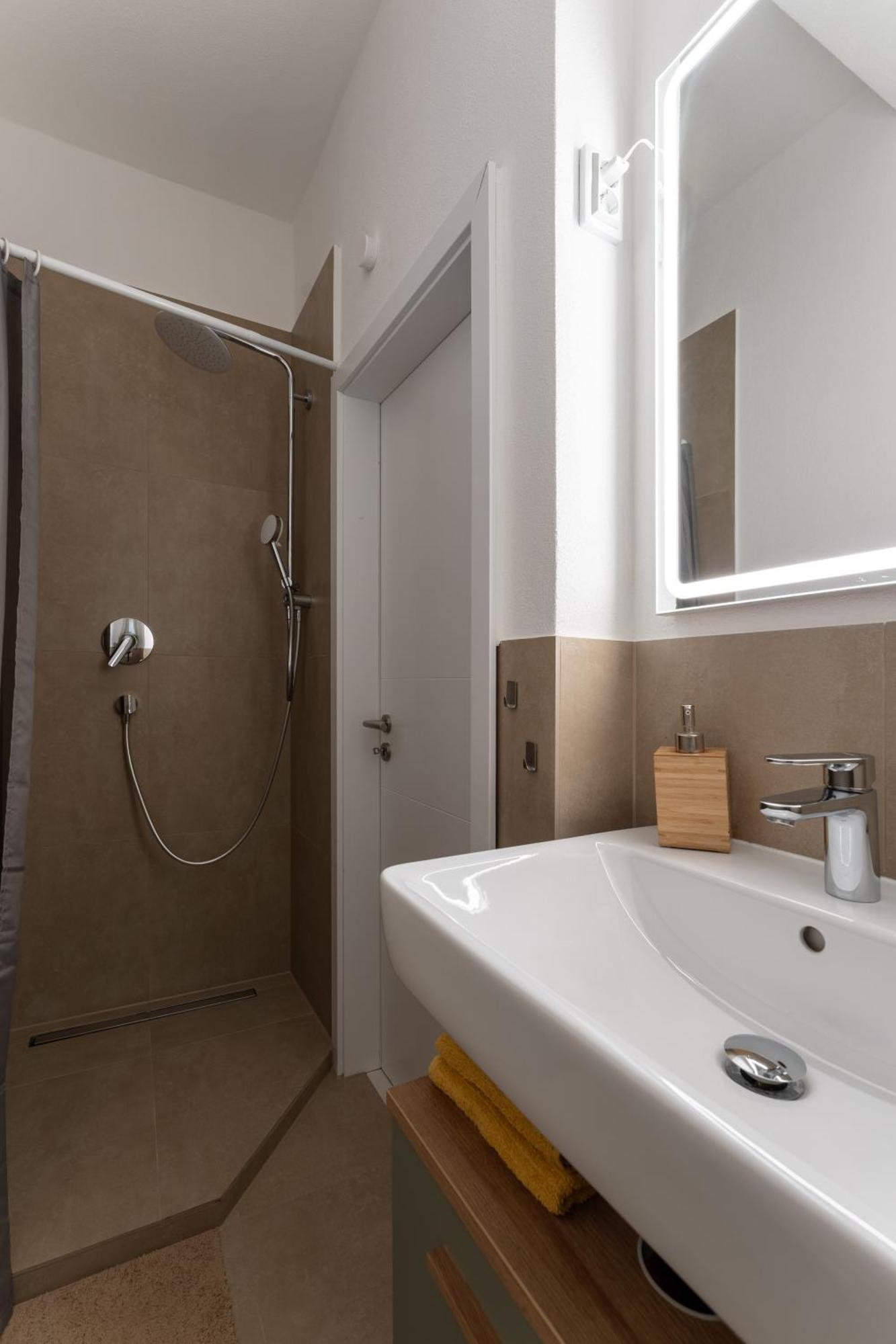 Modern Living Apartment - 3-Zimmer - Nuernberg Nord, Ruhige Seitenstrasse, Fusslaeufig Strassenbahn Zewnętrze zdjęcie